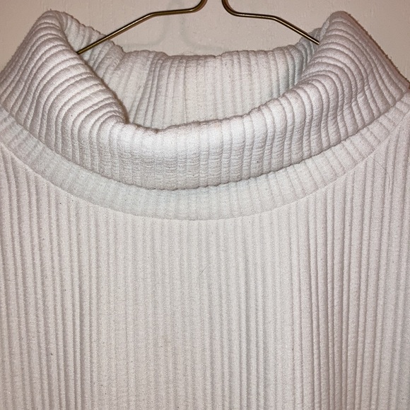 Babaton Long Sleeve - Picture 2 of 3